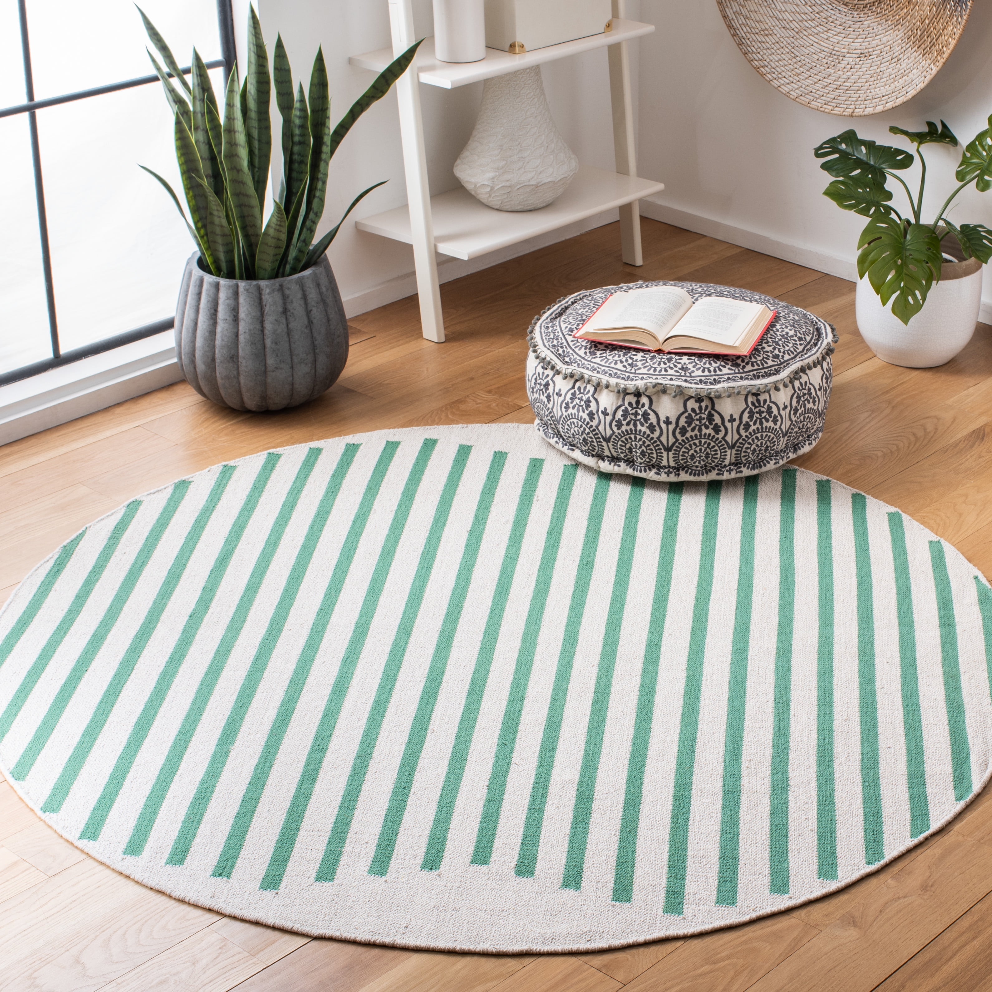 SAFAVIEH Montauk Amadine Striped Cotton Area Rug, Ivory/Dark Green, 6' x 6' Round