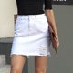 thumbnail image 3 of Minifalda de mujer de cintura alta, falda corta con botones desgastados y bolsillos para viajes de fiesta diarios, color blanco, 2XL, 3 of 6