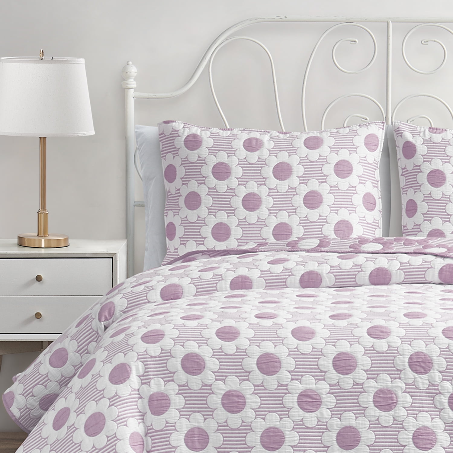 Daisy Flower Lilac 3-Piece Soft Matelasse Jacquard Cotton Blend Quilt Set - Full/Queen