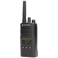 thumbnail image 3 of 4 x Radio Empresarial Bidireccional Local Motorola RMU2080d con Pantalla (RMU2080d) + 4 x Auricular PTT Motorola HKLN4604 + Spray Desinfectante para Micrófono + 4 x Paño de Microfibra + Correas de Vel, 3 of 7