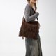 thumbnail image 2 of Bolso de hombro con borlas de invierno para mujer, bolso de mensajero vintage, bolso cuadrado pequeño (café), 2 of 6