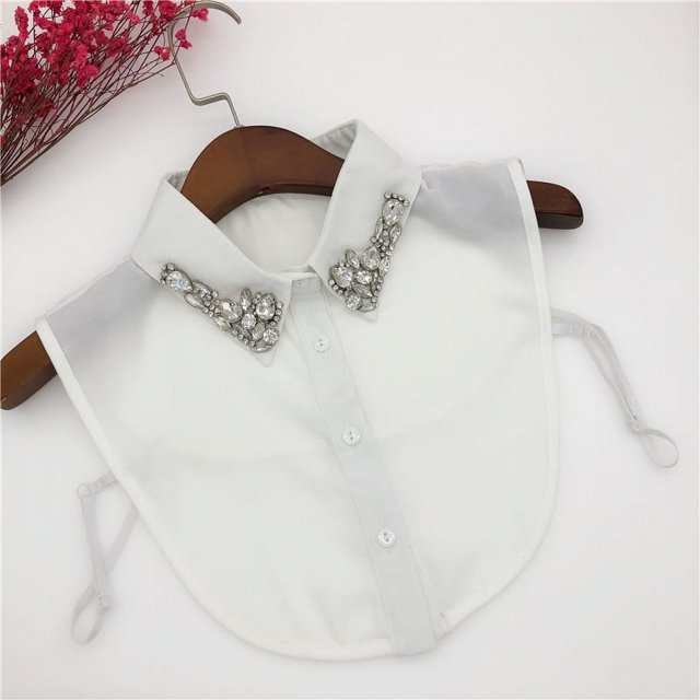 Exquisito cuello falso de camisa con forma de diamante y cuello falso de gasa estilo europeo y americano