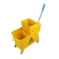 thumbnail image 2 of Cubo para fregar suelos con ruedas, escurridor lateral y asa de transporte para uso en hoteles y escuelas. 20 litros, 2 of 8