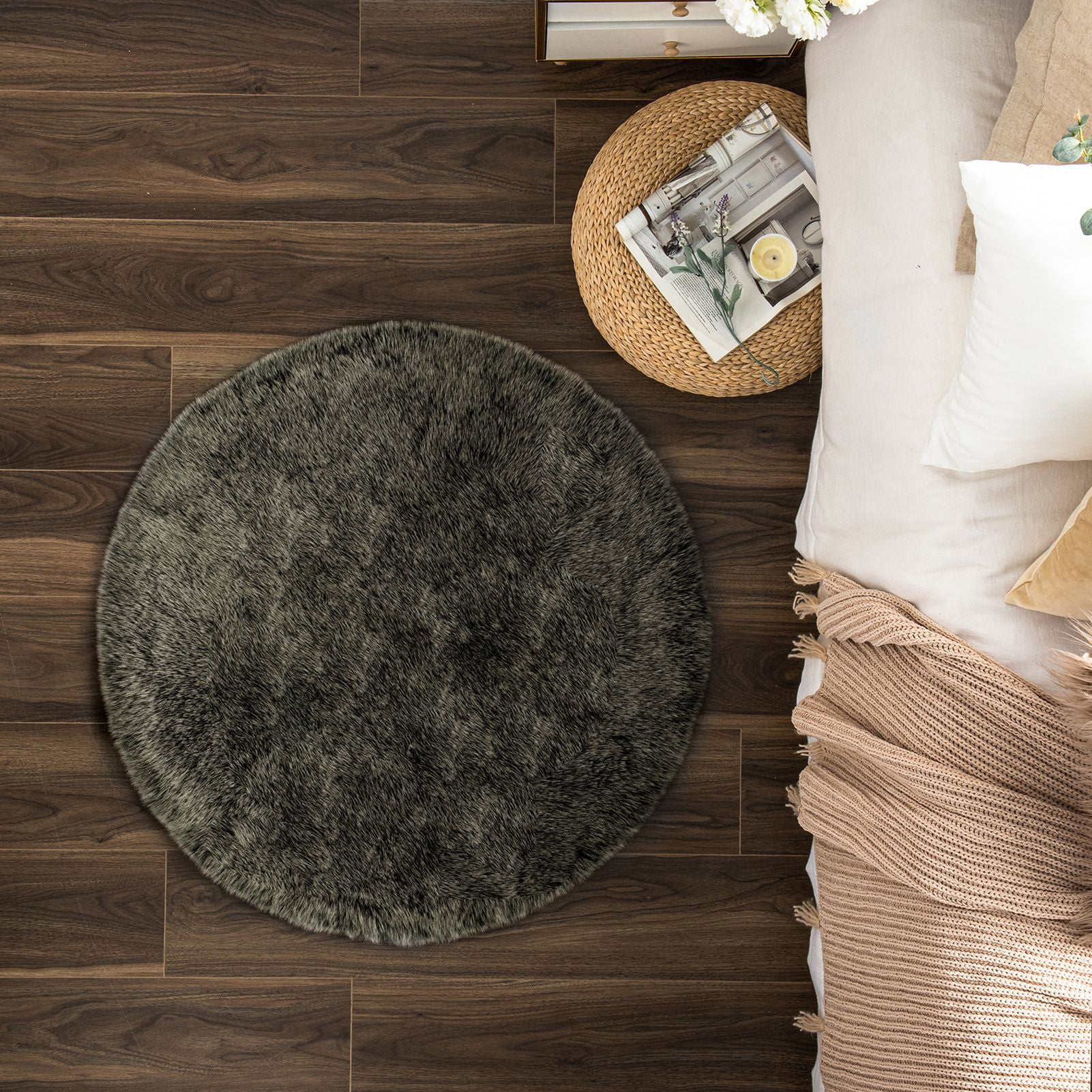 Phantoscope Ultra Soft Faux Fox Fur Grey, Indoor Area Rug, 3 x 3 ft, Round