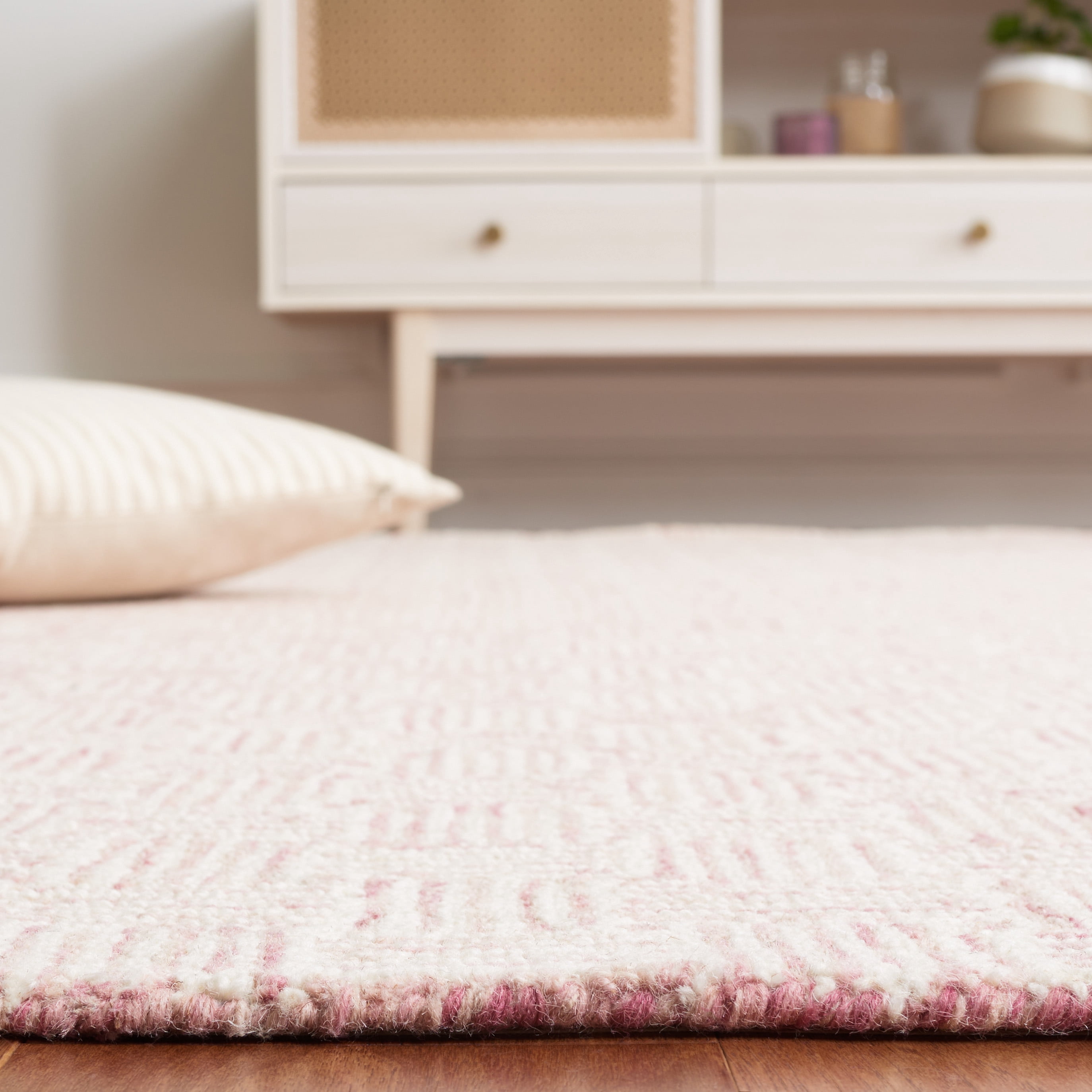 Safavieh Micro-Loop Charlotte Solid Area Rug, Pink/Ivory, 3' x 3' Round