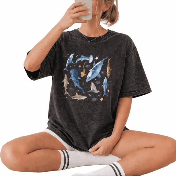 Retro Watercolor Sharks Ocean Graphic Wash Print Tshirt S-2XL Vintage Black Graphic Tees Gift Shirts for Shark Week Tops