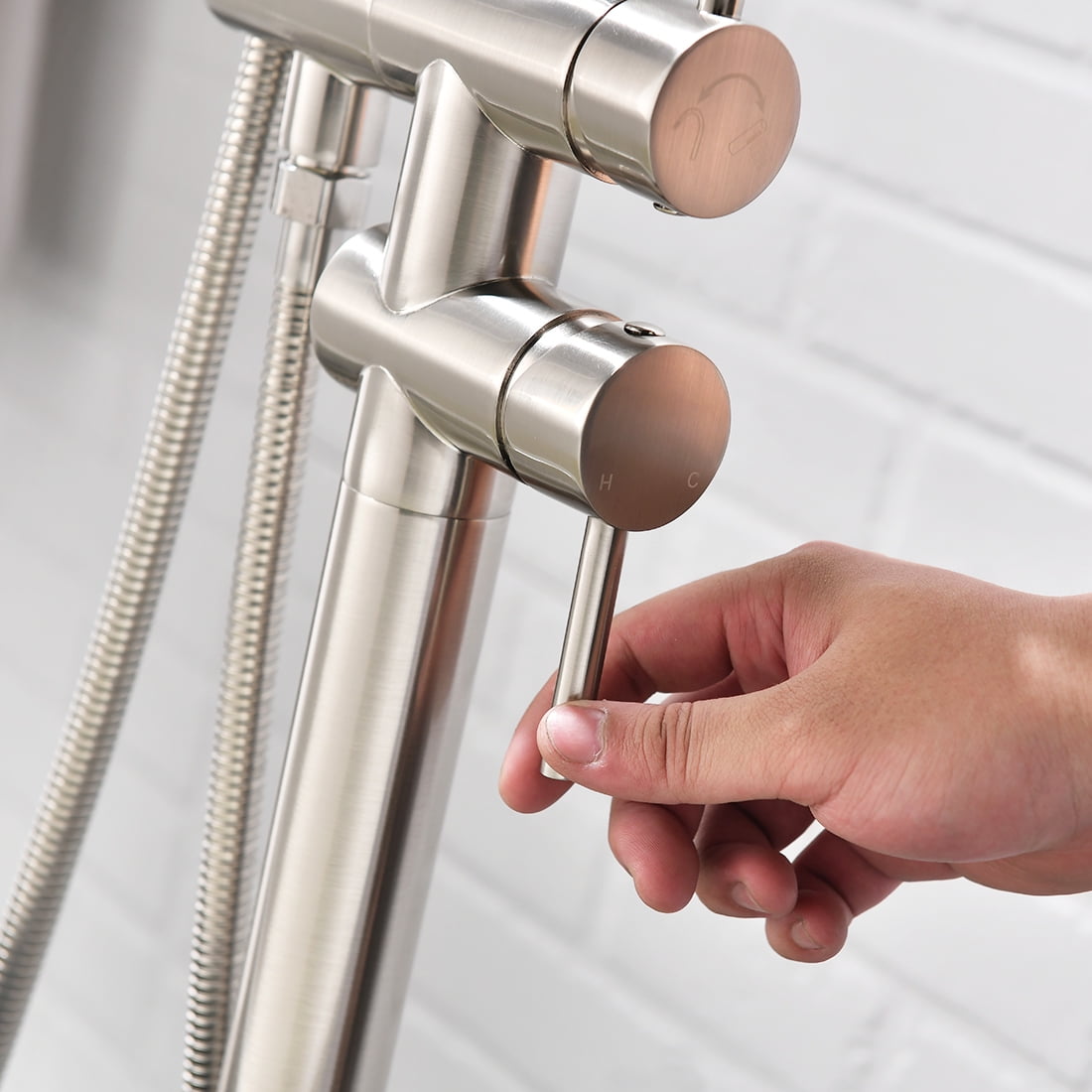 Single Handle Freestanding Tub Filler Floor Mount Bathtub Faucet With Handheld Shower (Brushed Nickel)