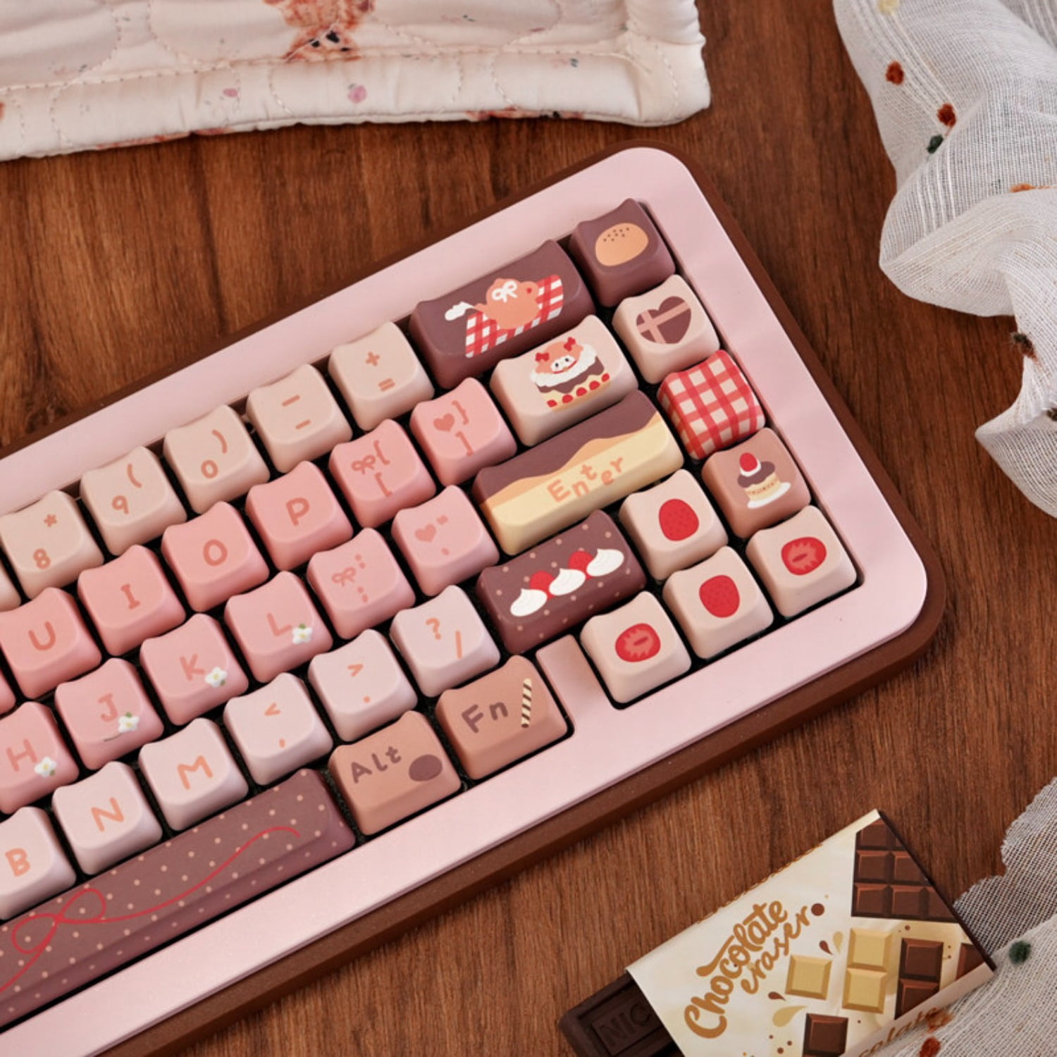 Strawberry Chocolate Cute Keycap Set, High Aesthetic DIY 5-Side Dye-Sublimation Keycaps for Women's Mechanical Keyboard 60-108 Keys