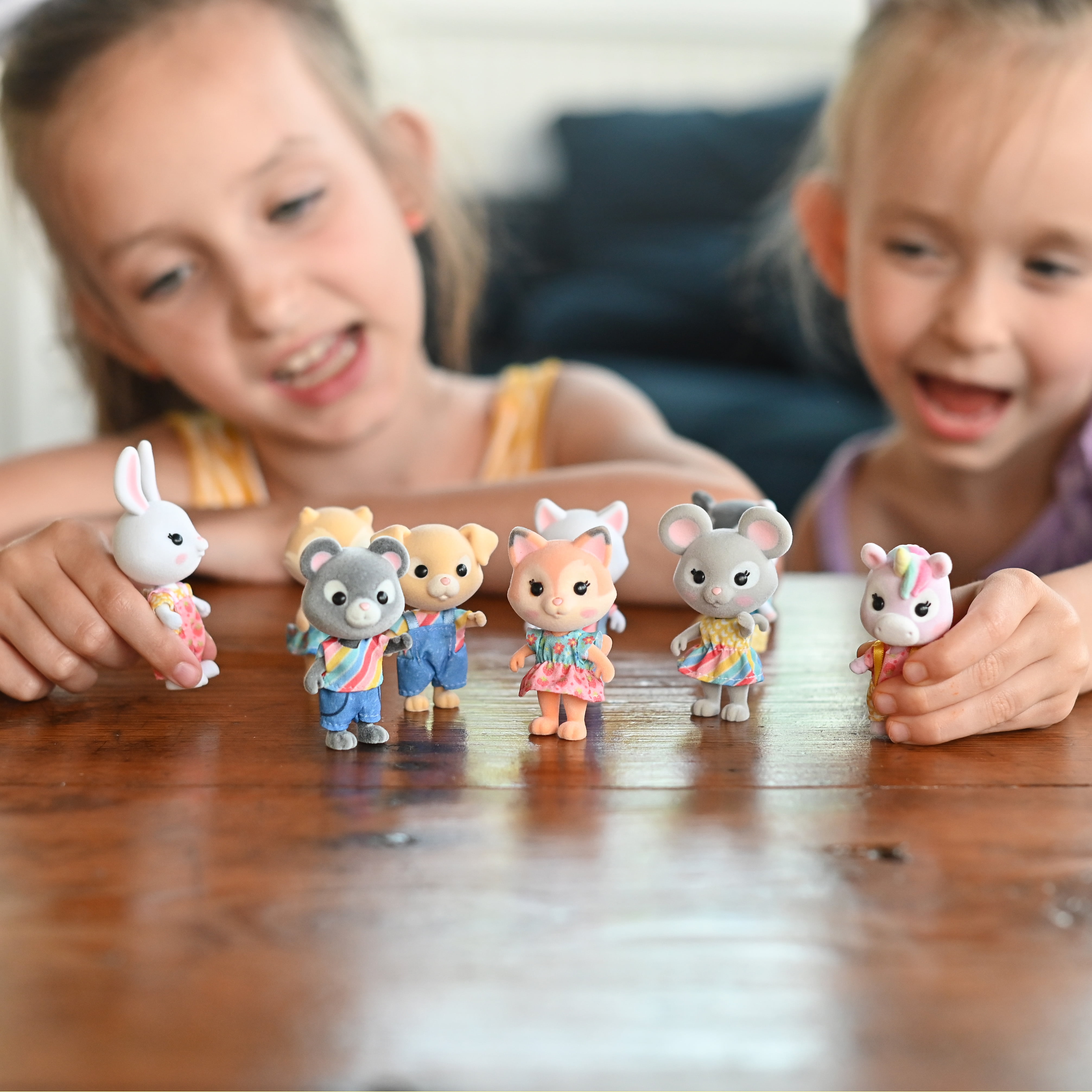 Honey Bee Acres Mystery Bag – Collectible Surprise Flocked Figures – 1 Surprise Character with Removable Outfit – Ages 3+