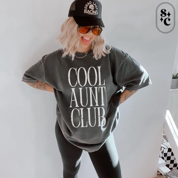 Cool Aunt Club Retro Auntie Graphic Shirt