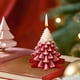 thumbnail image 4 of Caja de Regalo con Vela Aromática Navideña | Fragancias Artesanales | Ambiente Festivo | Vela con Forma de Árbol de Navidad | 1 Unidad | Roja | 8 X 7 X 7 Cm | Peso Neto: 65 G | Peso Bruto: 70 G, 4 of 6