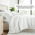 thumbnail image 3 of Juego de Edredón Tipo Waffle Texturizado en Blanco para Ropa de Cama Tamaño King/Cal King de Comfort Canopy, 3 of 7