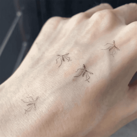 Round Dead Mosquito Stamp Mosquito Toys Prank Friends Realistic Easy-To-Clean Student Children Couple Toys A