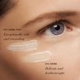 thumbnail image 4 of Crema de ojos Estée Lauder Re-Nutriv Ultimate Lift Regenerating, 4 of 5
