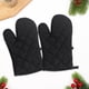 thumbnail image 4 of Guantes de horno resistentes al calor, guantes de cocina antideslizantes gruesos, guantes de cocina flexibles para cocinar, hornear, barbacoa, 1 par (negro), 4 of 4