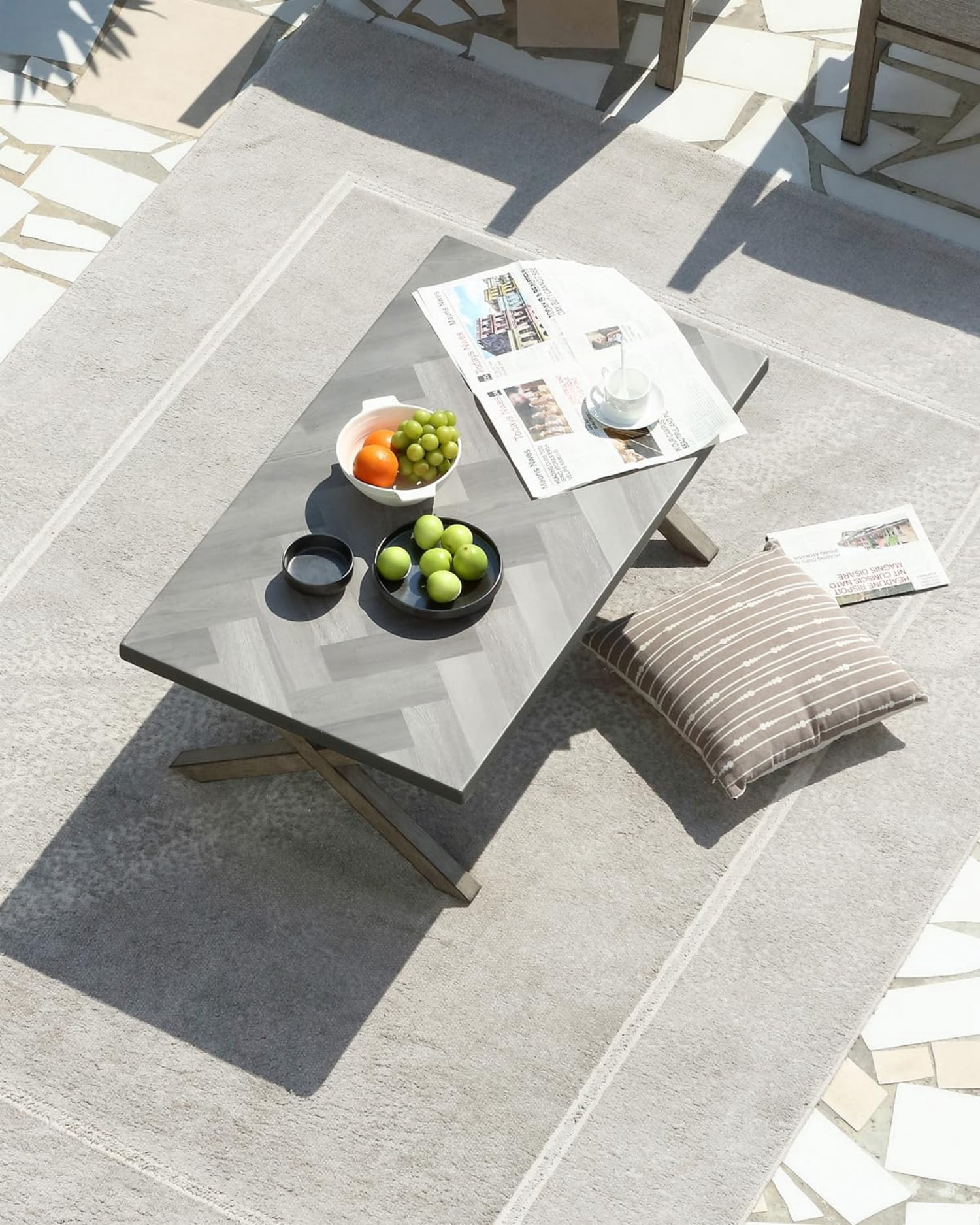 Aluminum Outdoor Coffee Table, Never Rust Rectangular Patio Coffee Table with Resin Top, All-Weather Outdoor Furniture Table for Patio, Poolside, Garden, Balcony, Porch, Dark Gray