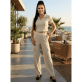 thumbnail image 2 of Conjunto 2 Piezas, Blusa Ajustada con Cuello y Pantalón Amplio con Bolsillos, Estilo Elegante y Moderno para Mujer, 2 of 5