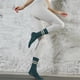 thumbnail image 4 of Bienvenido Calcetines de yoga para mujer, calcetines antideslizantes, calcetines hasta la rodilla, Pure Barre, ballet, danza, 4 of 5