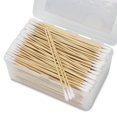 thumbnail image 1 of 500 hisopos de algodón de 15 cm en caja de almacenamiento - Hisopos largos con palitos de madera - Aplicadores de una sola punta, sin pelusa y muy absorbentes para maquillaje, cuidado de mascotas y li, 1 of 7