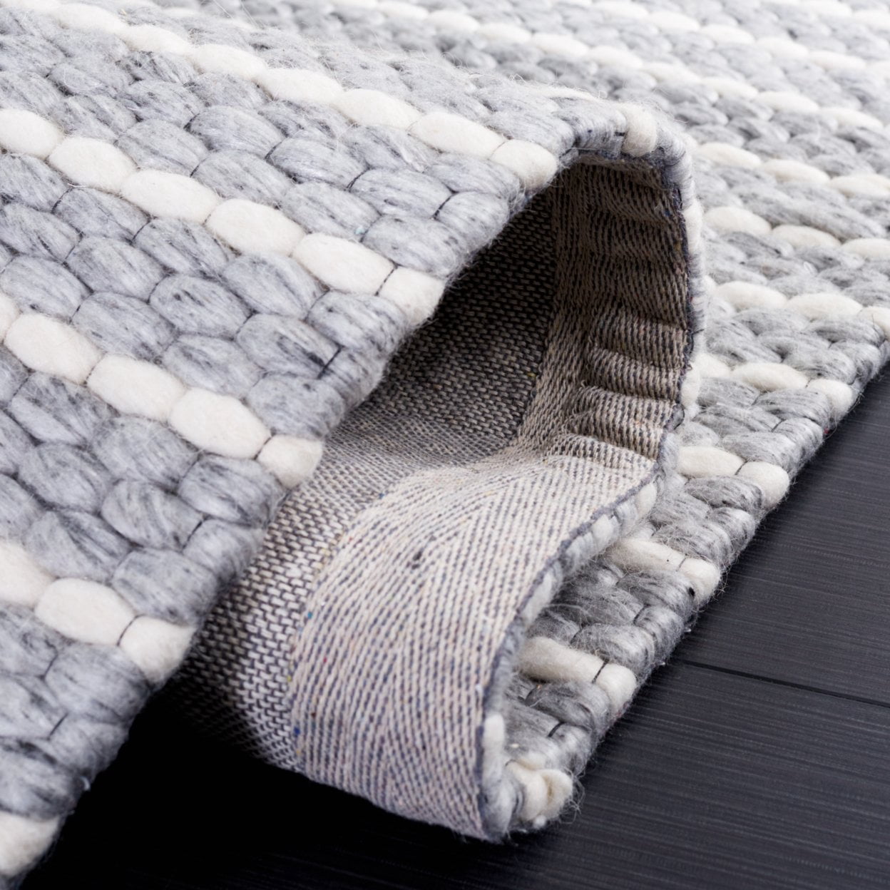 SAFAVIEH Marbella Cassandra Distressed Runner Rug, Grey/Ivory, 2'3" x 8'