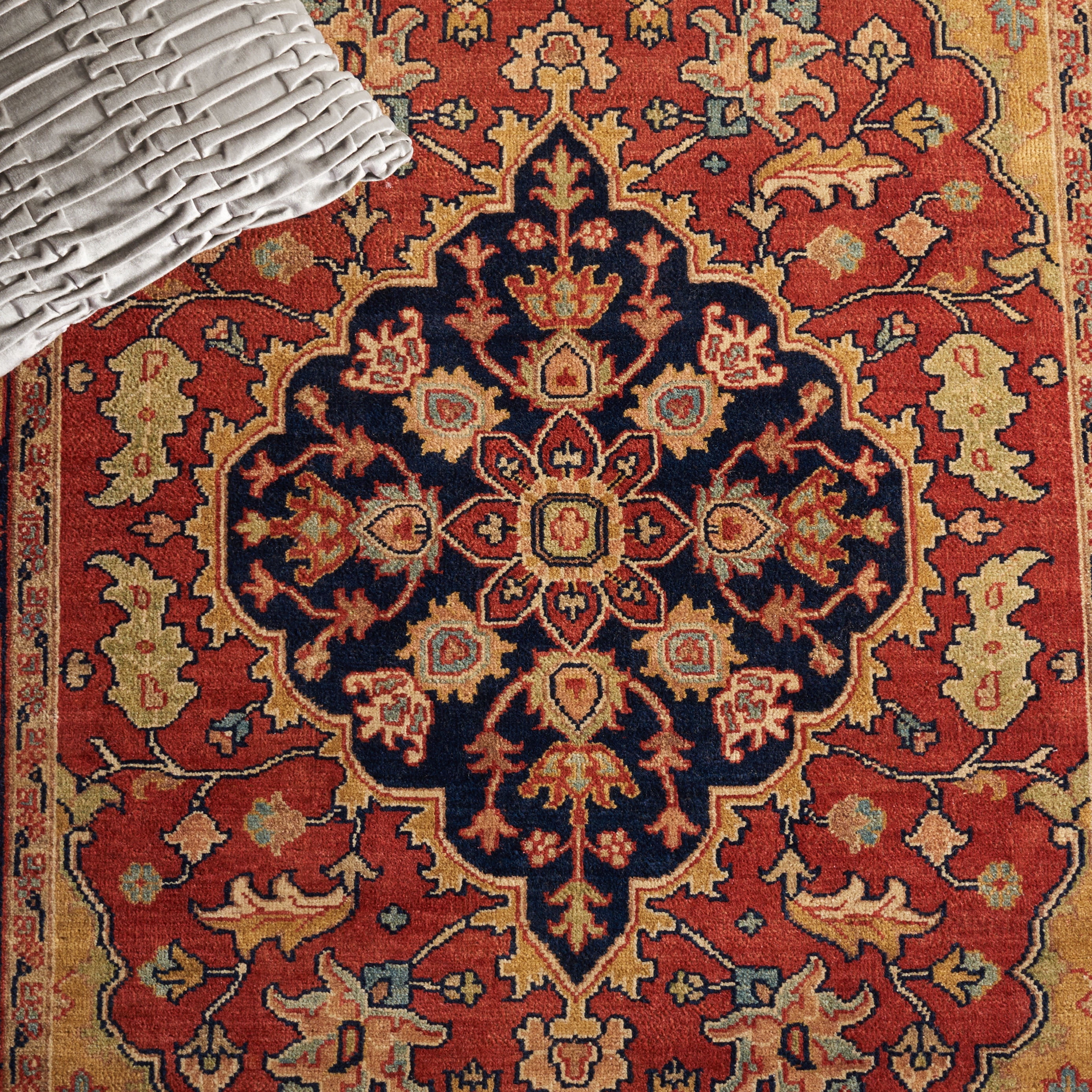 SAFAVIEH Heriz Janie Floral Wool Area Rug, Red/Multi, 4' x 6'