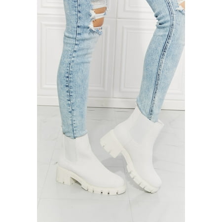 

MMShoes Work For It Matte Lug Sole Chelsea Boots in White