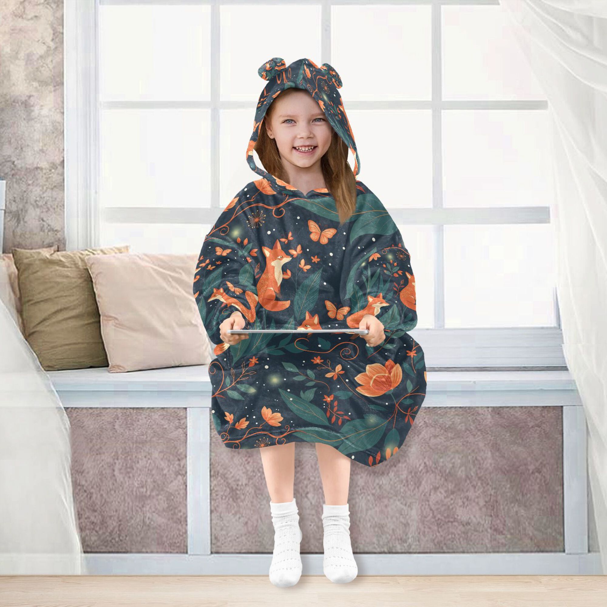 FORMRS Wearable Blanket Hoodie with Sleeves for Kids Cozy Flannel Sweatshirt, Whimsical Foxes Pattern