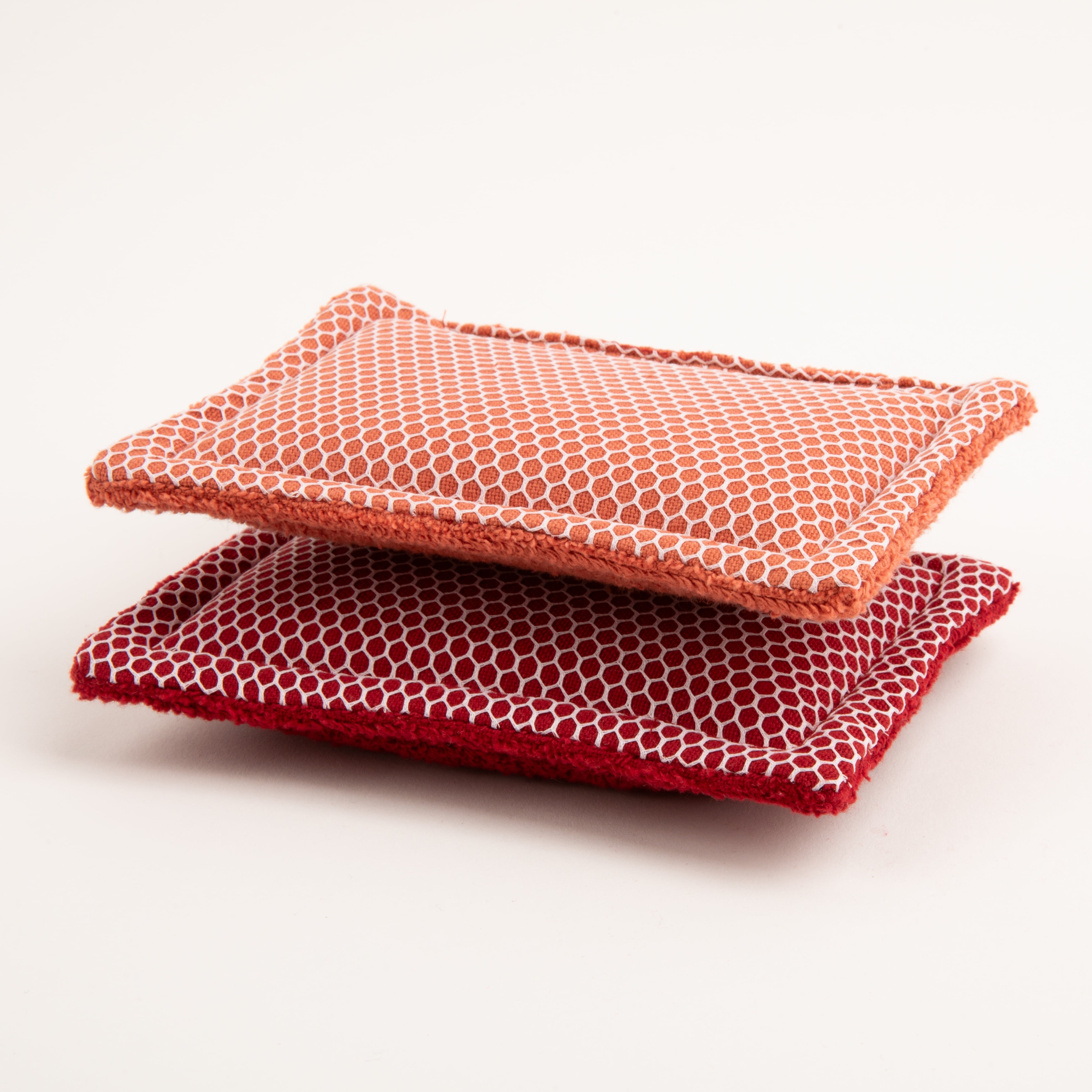 Mainstays Sponge Scrubbers, 4.5 x 5 inches, 100% Cotton Shell, 2 Count per Pack, Red