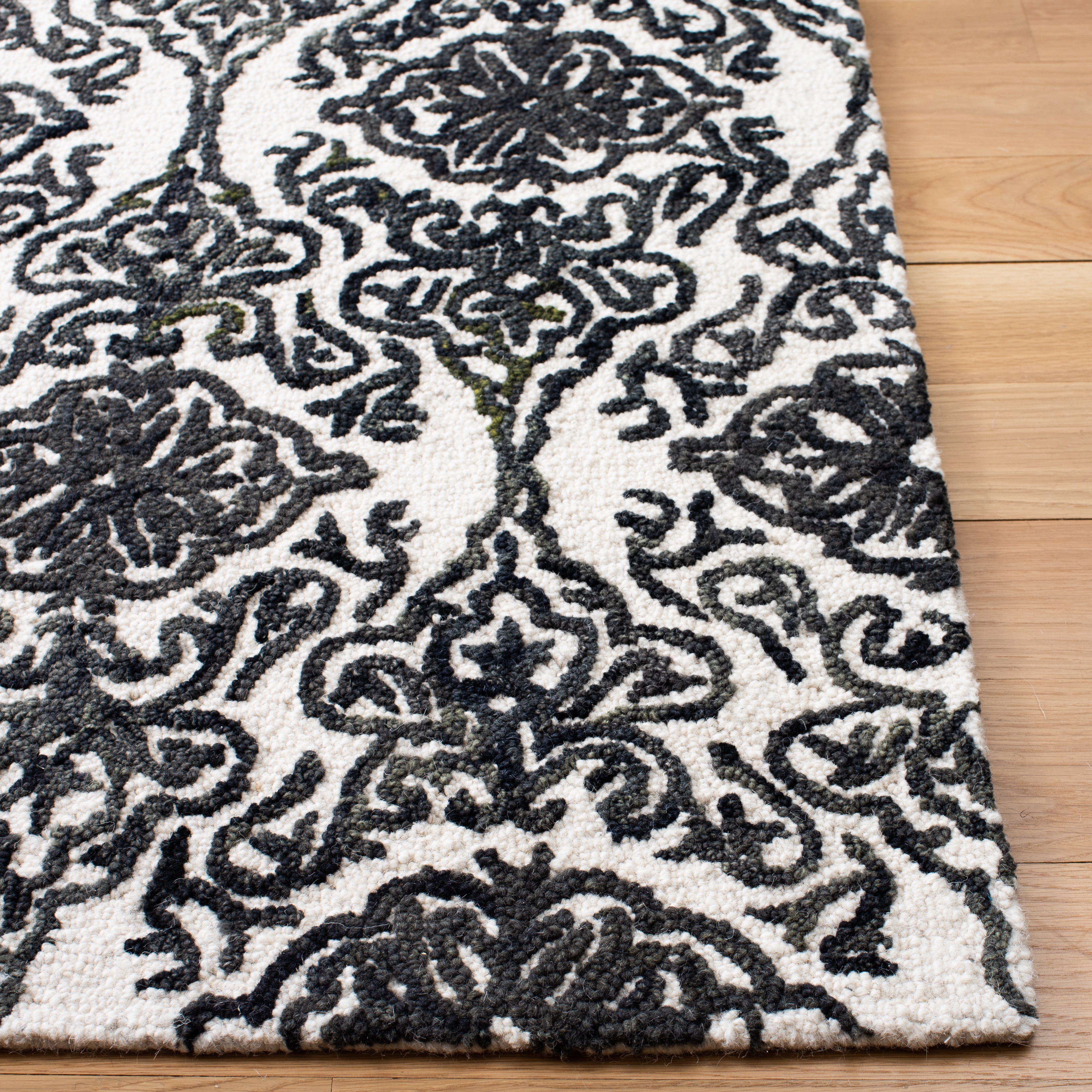 SAFAVIEH Blossom Asher Geometric Wool Area Rug, Ivory/Black, 4' x 6'