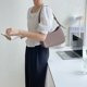 thumbnail image 5 of Bolso de mujer de primavera y verano, bolso de hombro de nicho, moderno, pequeño, cuadrado, estilo PU, elegante, para debajo del brazo, 5 of 6