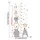 thumbnail image 3 of La medición de la altura de los niños se pega a la pared y se pega a los animales pequeños., 3 of 5