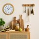 thumbnail image 5 of Reloj de pared Bulova C5005 de madera con ajuste atómico y funcionamiento a pilas, 5 of 7