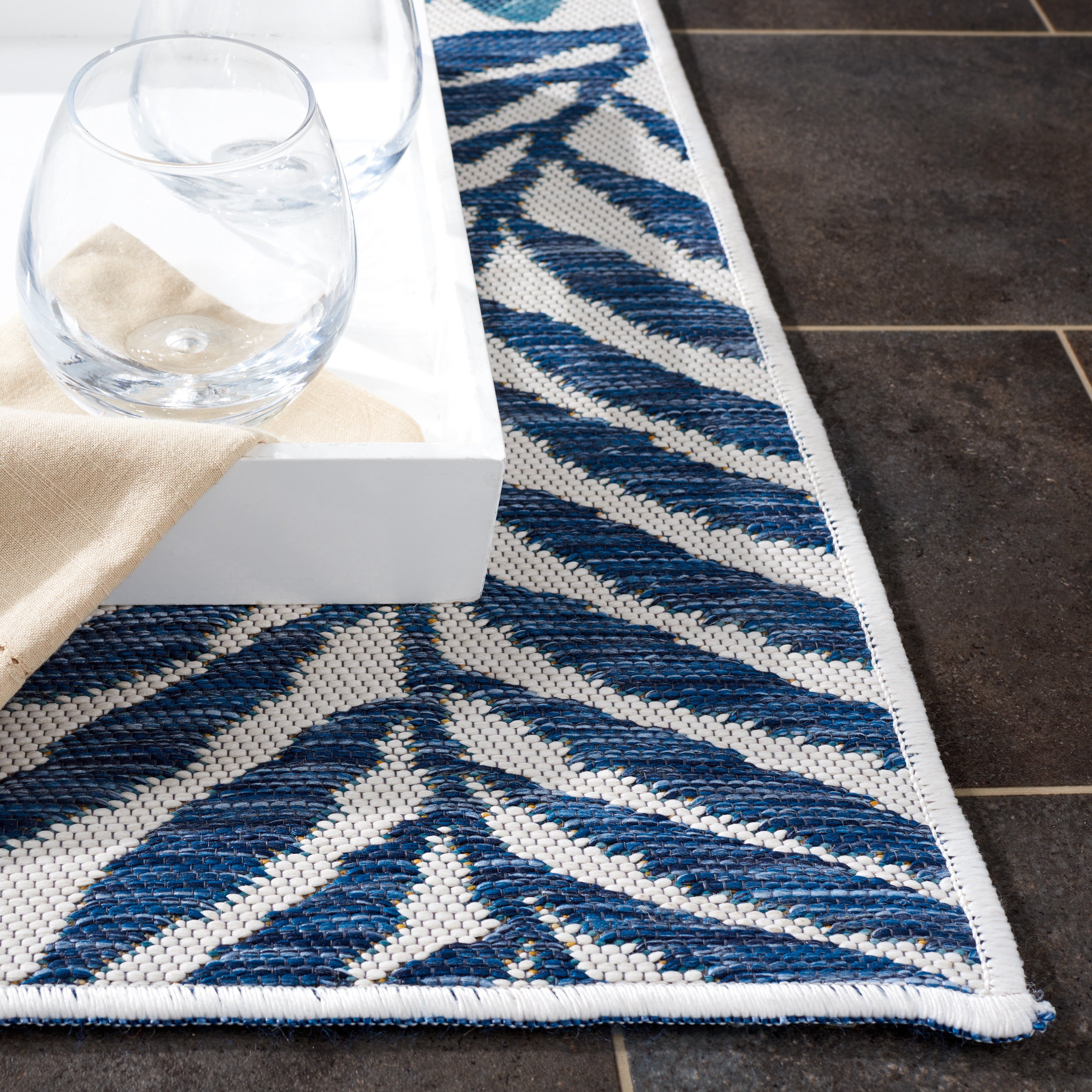 SAFAVIEH Sunrise Jane Floral Reversible Indoor/Outdoor Area Rug, Ivory/Blue Gold, 4' x 5'7"