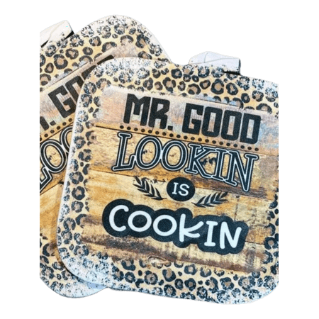

Sweetpolly s Creations Amusing Sarcastic Sweet Pot Holder Oven Mitt Hot Pad Set (Mr. Good looking is cooking)