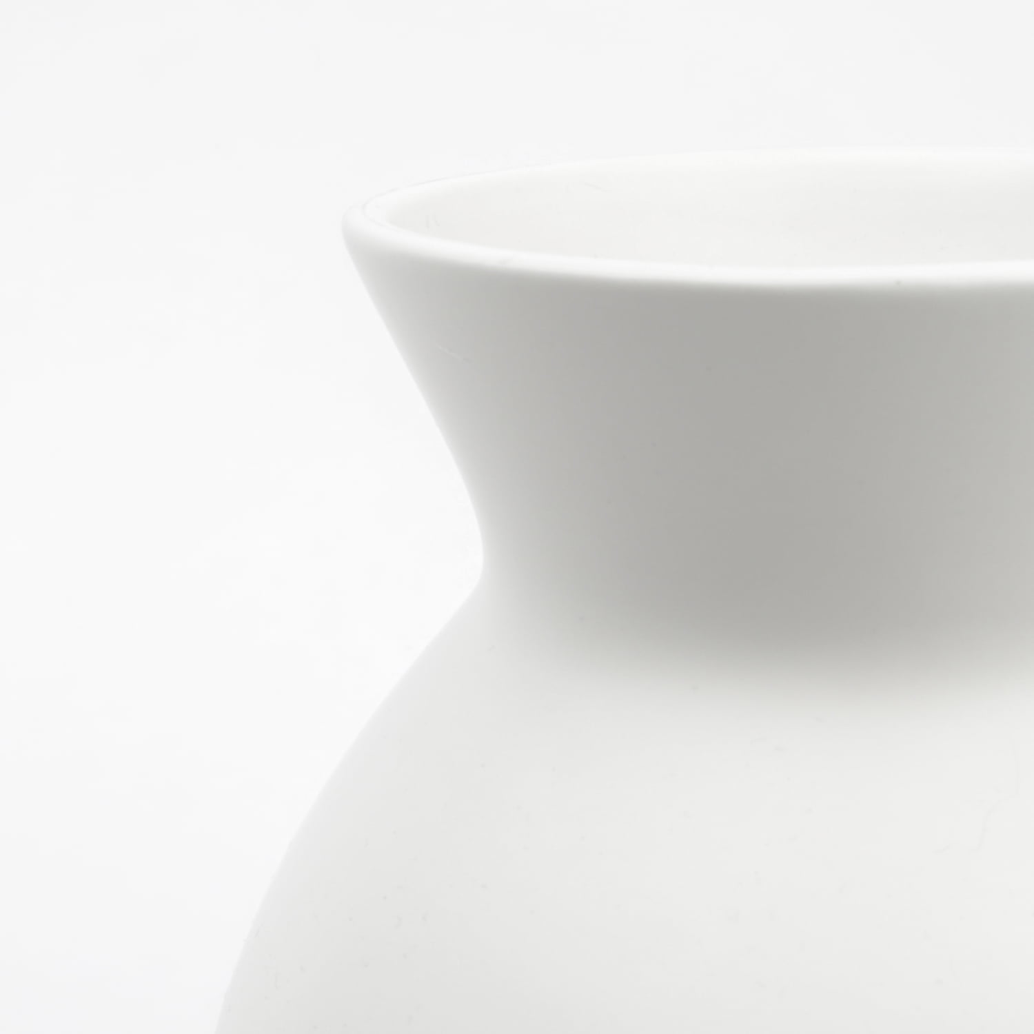 Mainstays Solid White Finish Ceramic Vase, 8"