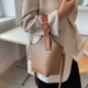 thumbnail image 4 of Nuevo bolso de cubo portátil, bolso de hombro tipo bandolera, bolso de mano de nicho de cuero artificial, 4 of 5