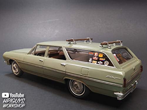 AMT 1965 Chevelle Surf Wagon 1:25 Scale Model Kit