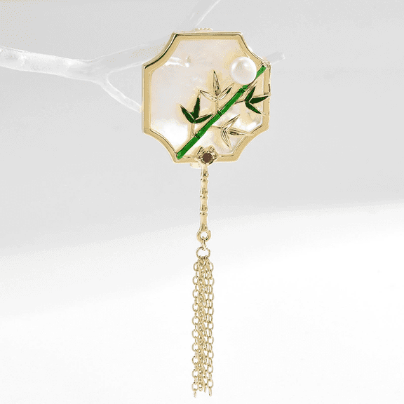 Freshwater Pearl Tassel Fan Brooch Ladies Jewelry Natural Fritillaria Pin Jacket Accessories Clothing