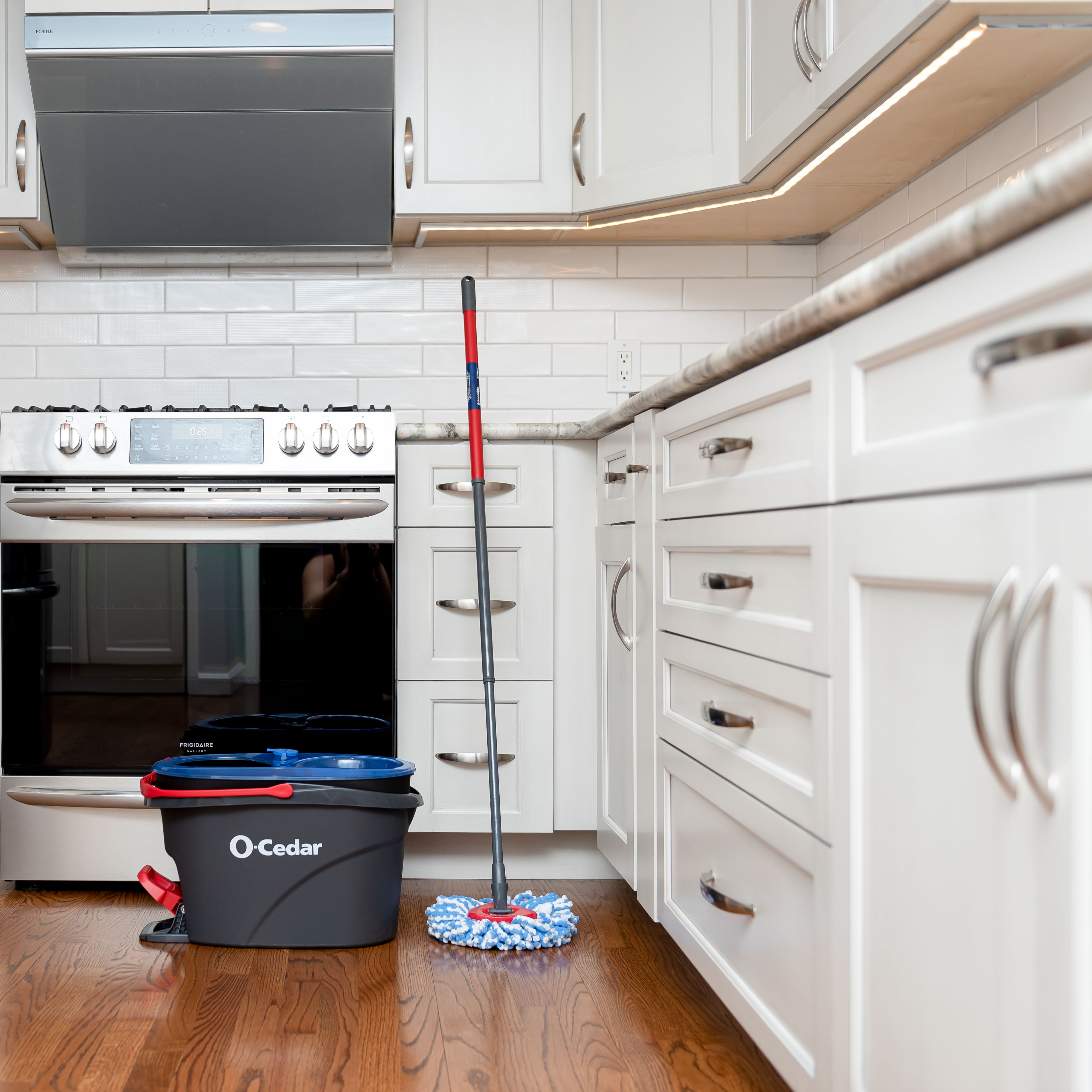 O-Cedar EasyWring RinseClean Spin Mop and Bucket System, Hands-Free System - image 17 of 25