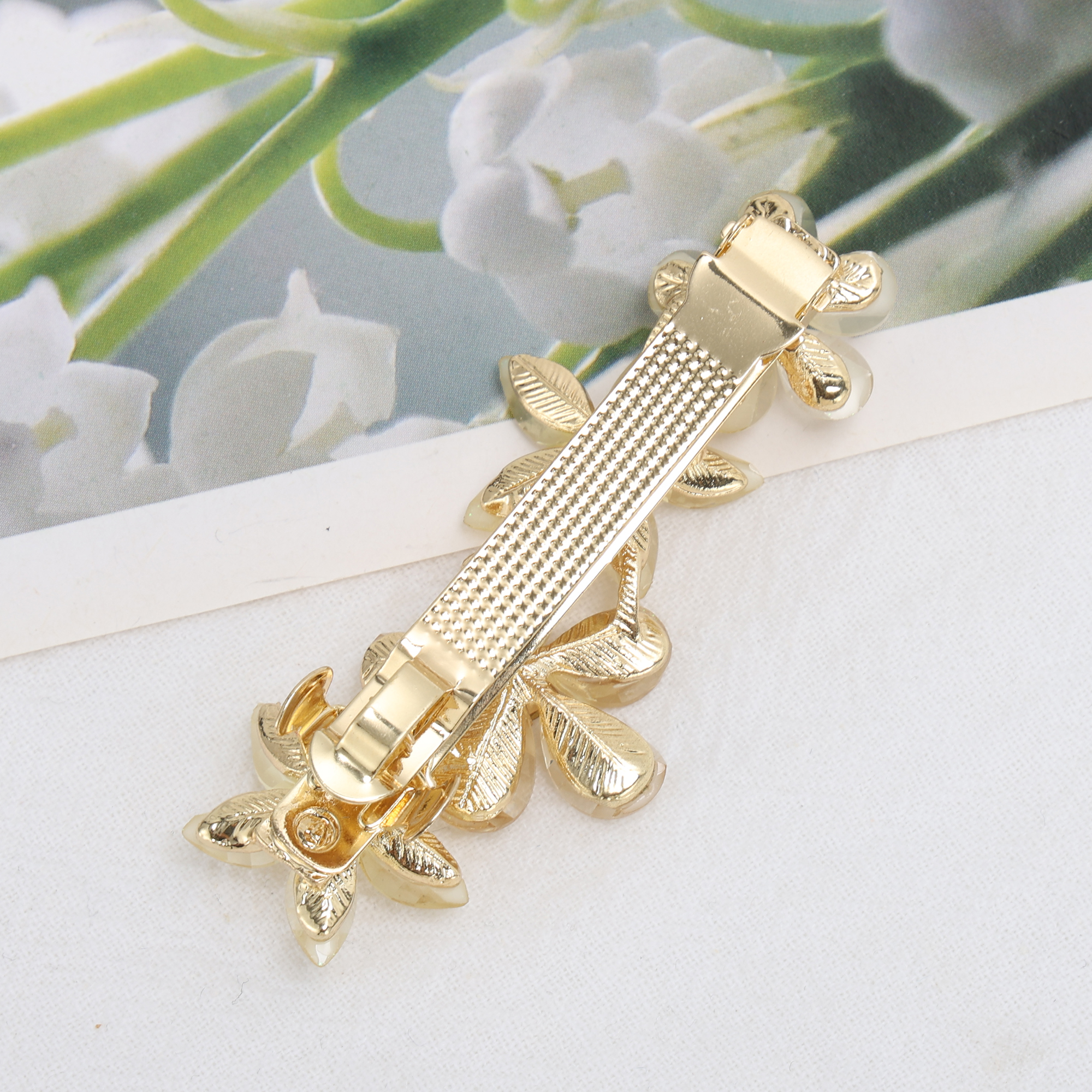 Unique Bargains Flowers Hair Barrettes Light Champagne 1 Piece for Fashionable Hairstyles