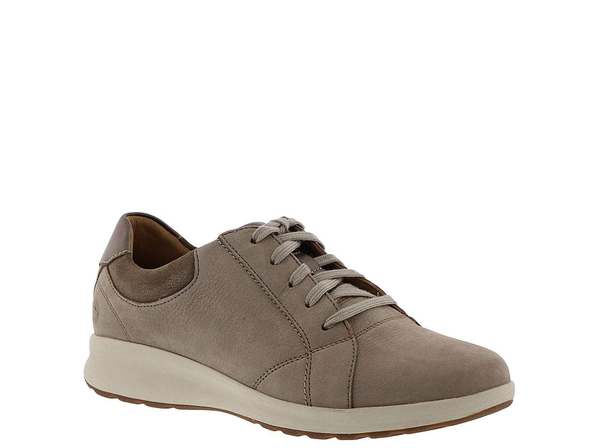 low top clarks