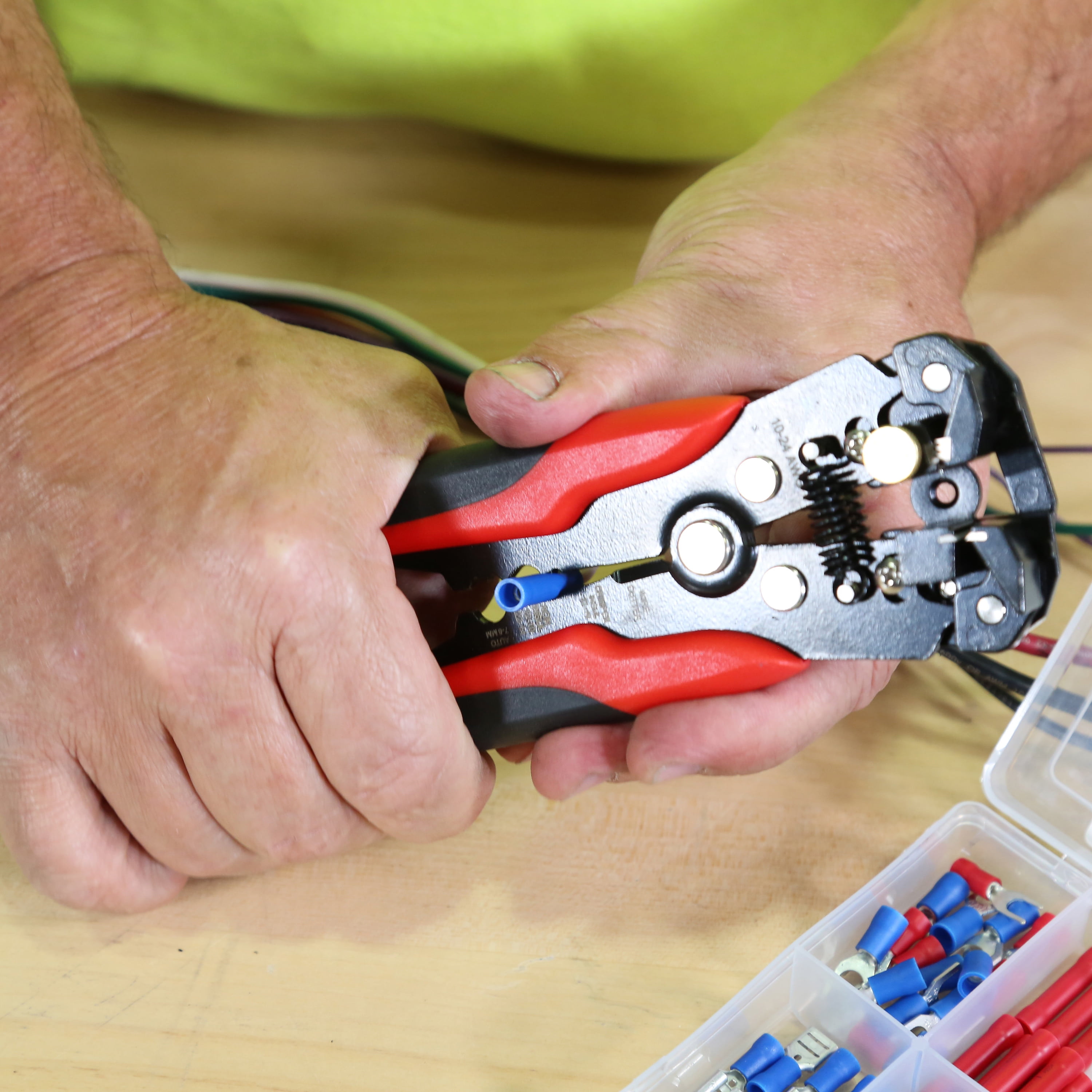 Hyper Tough 8" Self-Adjusting Wire Stripper and Crimper - NEW