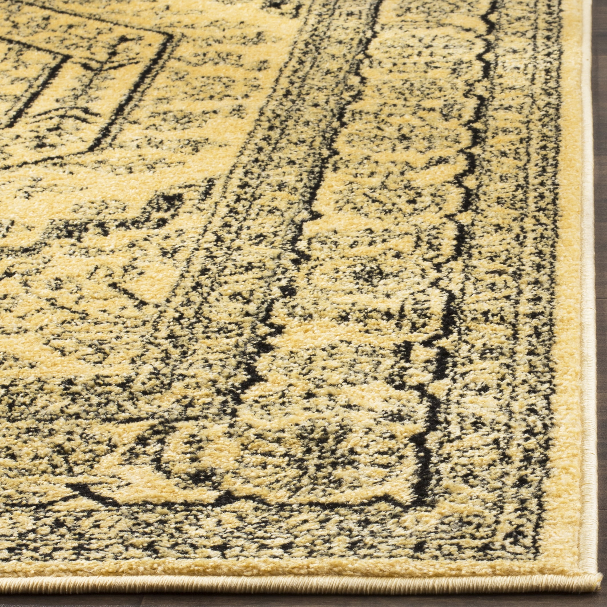 Safavieh Adirondack Xavier Oriental Runner Rug, Gold/Black, 2'6" x 16'