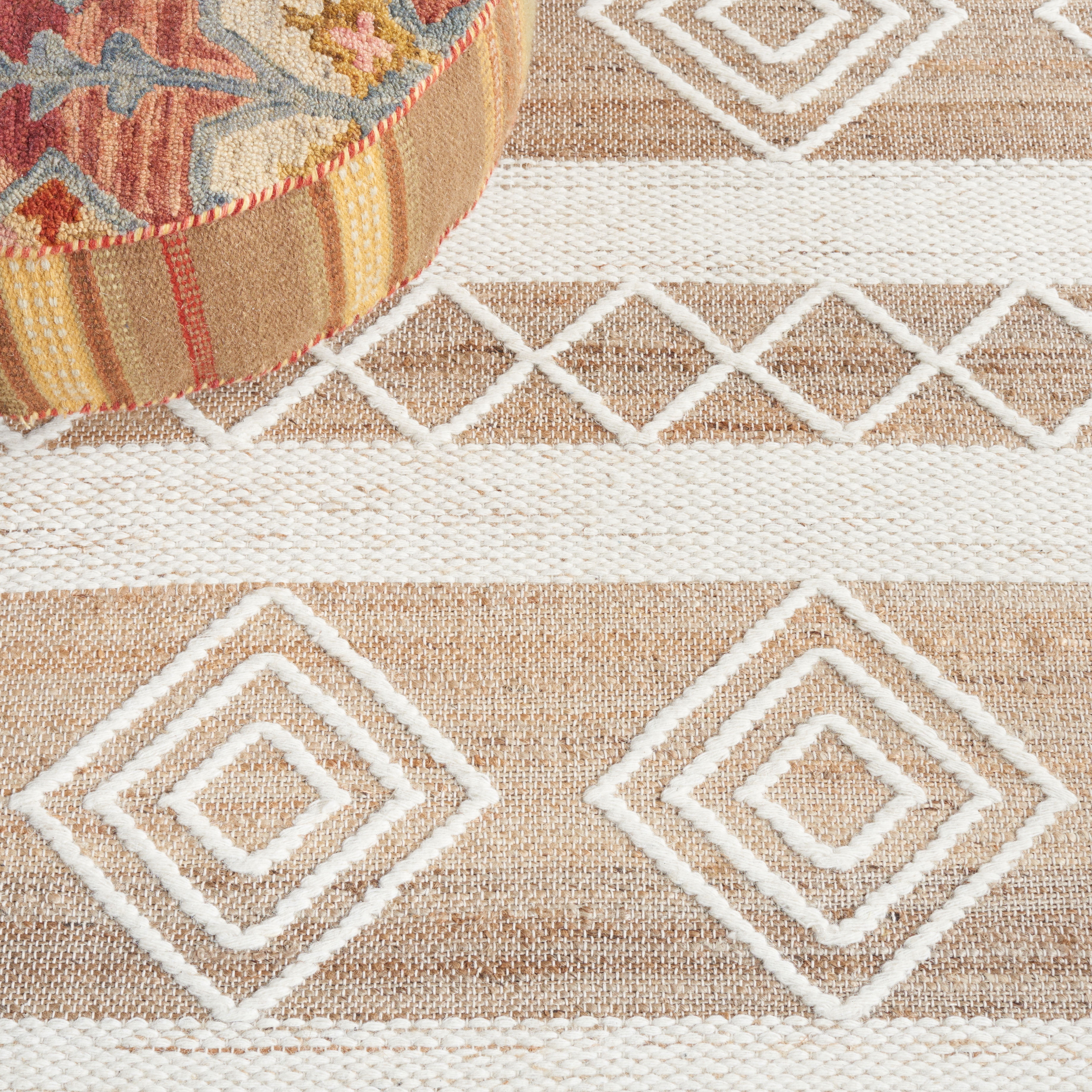 SAFAVIEH Natural Fiber Vivyan Geometric Area Rug, Natural/Ivory, 4' x 6'