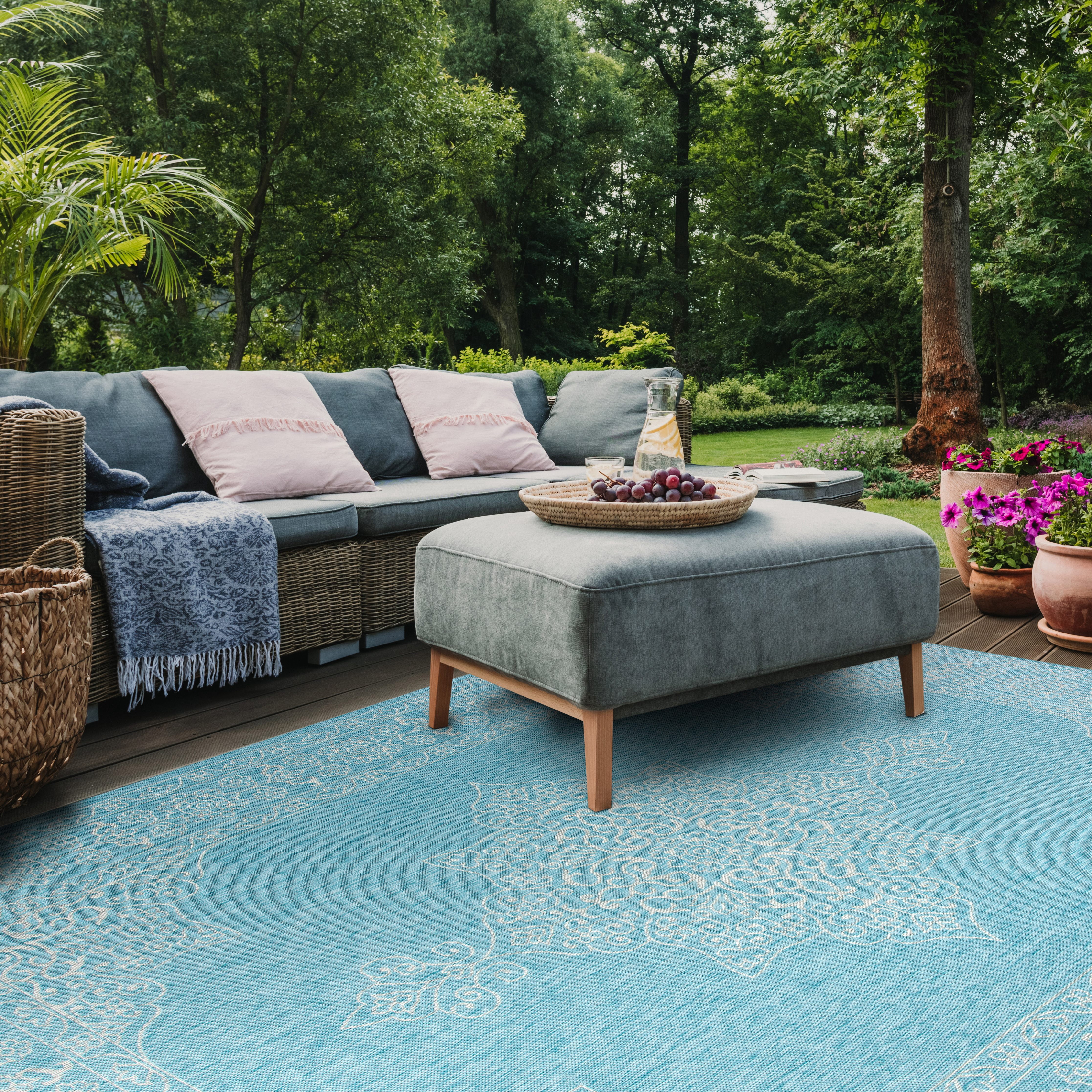 SAFAVIEH Courtyard Delbet Distressed Medallion Indoor/Outdoor Area Rug, 6'7" x 6'7" Square, Aqua/Grey