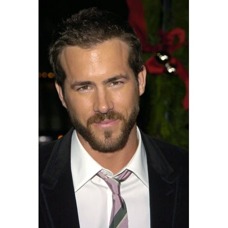 Ryan Reynolds At Arrivals For Just Friends Premiere MannS Village Theatre In Westwood Los Angeles Ca November 14 2005 Photo By David LongendykeEverett Collection