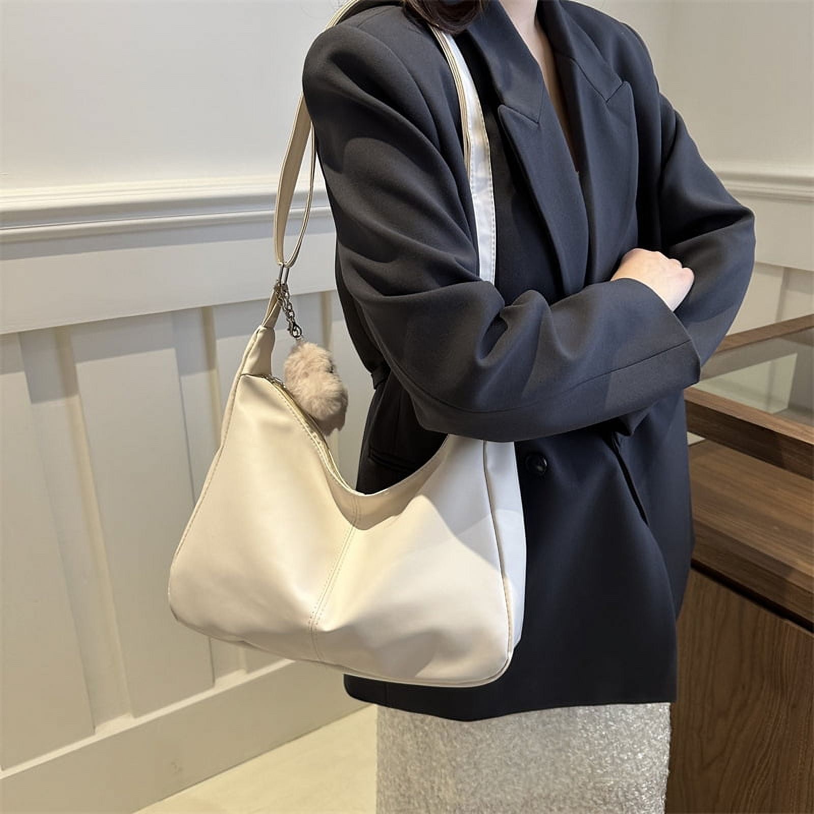 【SARTU】★LYV Tote padded bag☆2色☆韓国人気 SARTU】☆LYV Tote bag☆Black☆韓国人気 (SARTU/トートバッグ