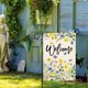 thumbnail image 4 of Bandera de jardín de bienvenida con diseño floral de verano, de doble cara, con margaritas y hojas verdes, vertical, para decoración de exteriores y patios de granja de temporada., 4 of 5