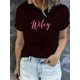 thumbnail image 1 of Camiseta informal con estampado gráfico "Wifey" para mujer. Cuello redondo y elasticidad media. Ideal para todas las estaciones. Para adultos, hombres, mujeres, adolescentes, jóvenes y uso informal., 1 of 5