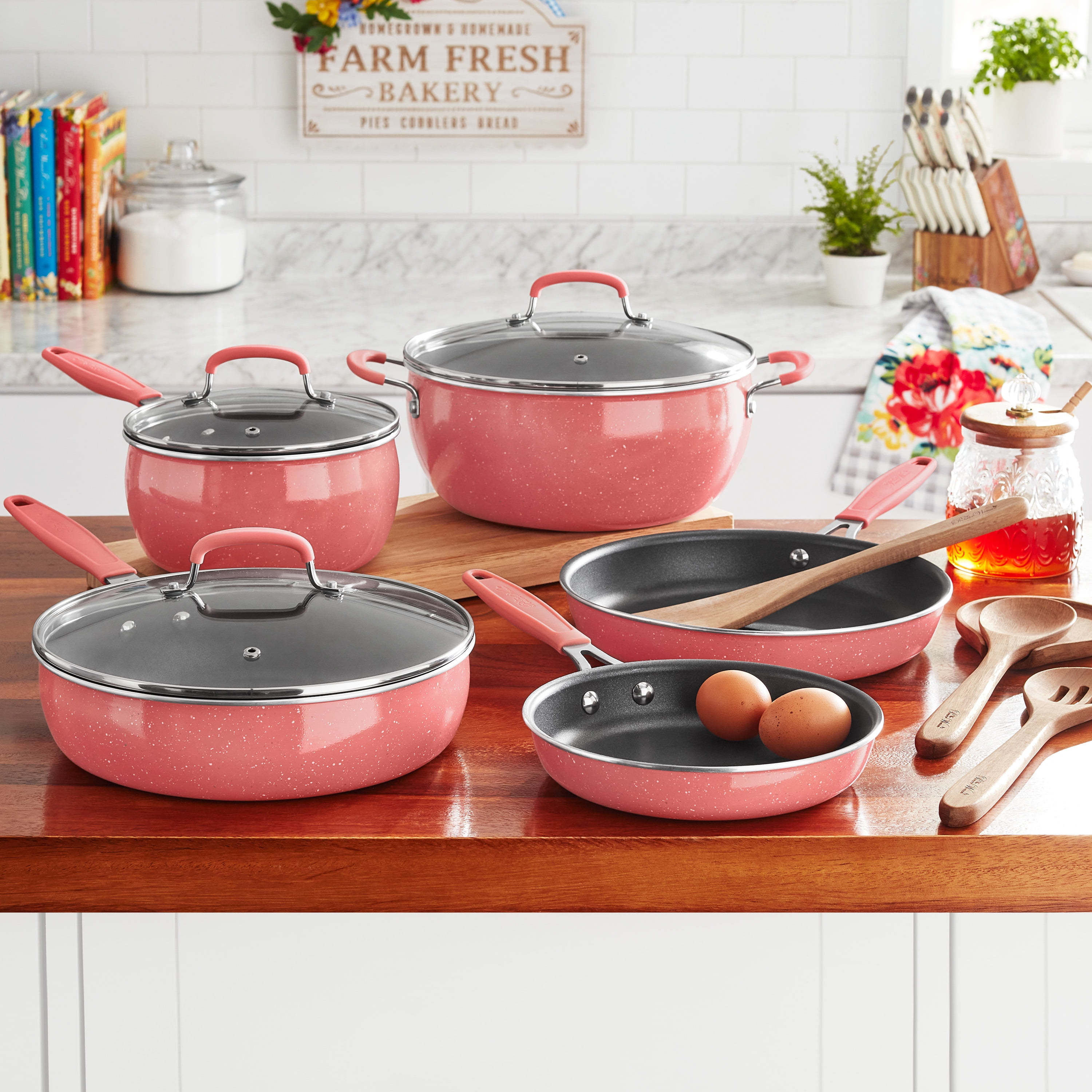The Pioneer Woman' deal: Walmart just slashed the price on her 12-piece cookware  set - CBS News